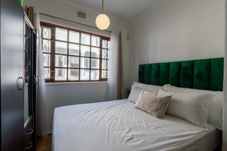2 Bedroom Property for Sale in Sea Point Western Cape